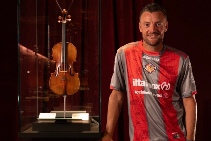 瓦尔迪：主帅希望克雷莫内塞成为黑马；马雷斯卡建议我来这踢球