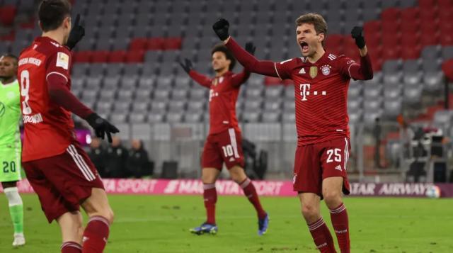 开云APP-狼堡甘当背景板，穆勒莱万同喜，纳帅前半年好评！